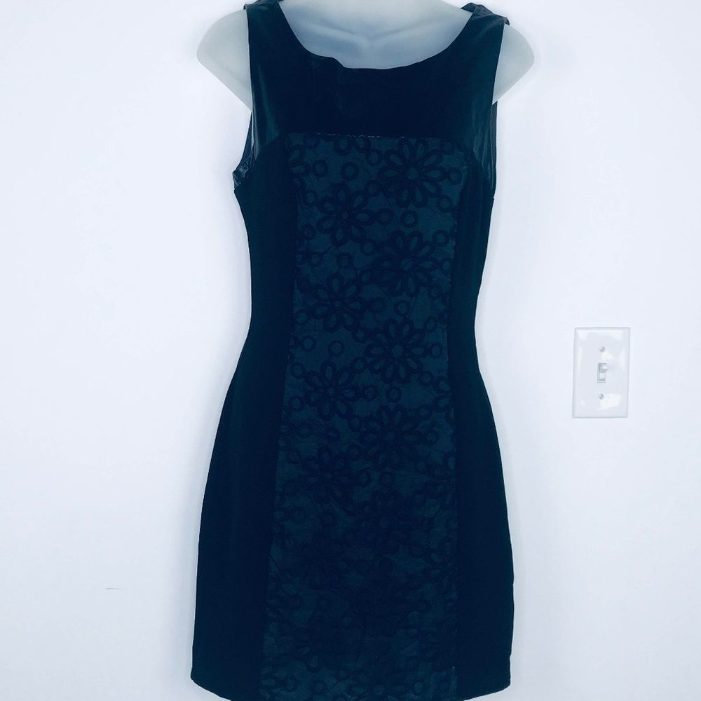 Sugar Lips Sheath Floral Embroidery Dress
